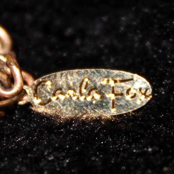 Carla Fox gold tone link statement necklace with gold tone and lucite look beads - Picture 5 of 14